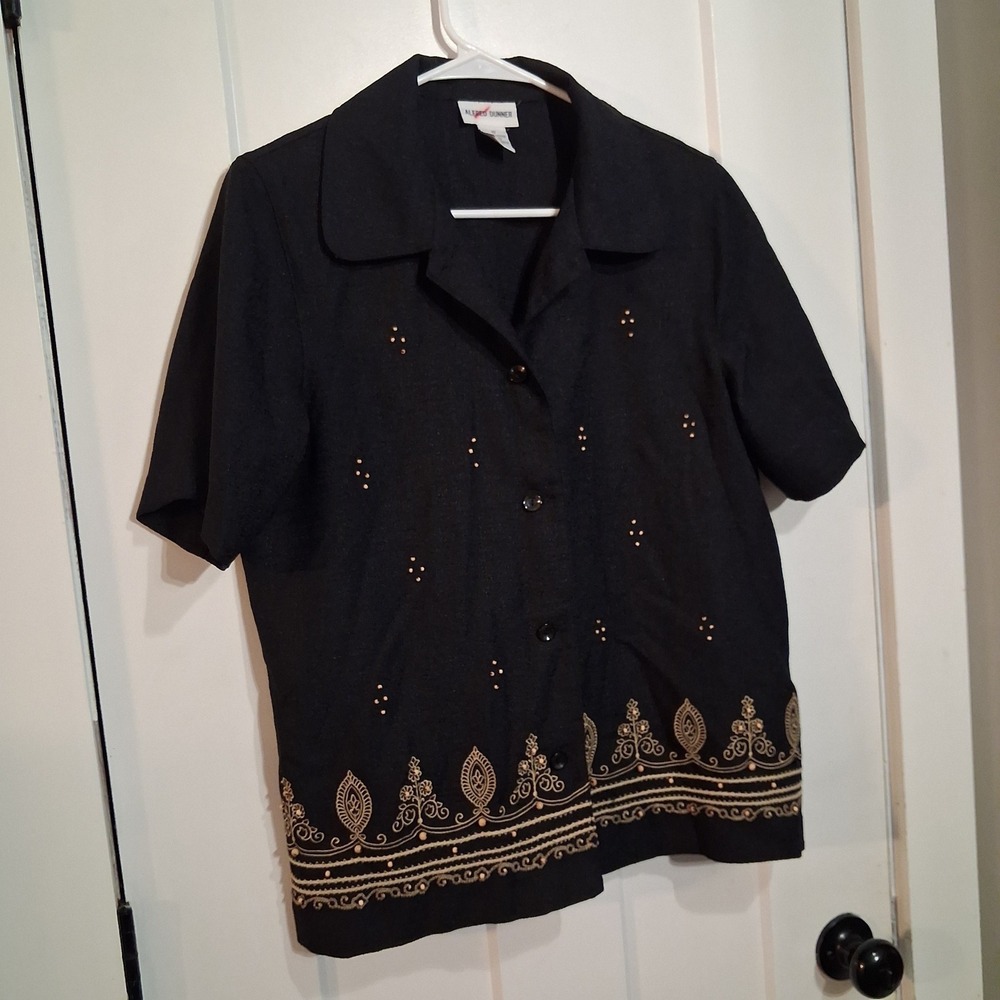 Alfred Dunner Button Up Womens 10 Black Embroidered Beaded Short Sleeve Blouse